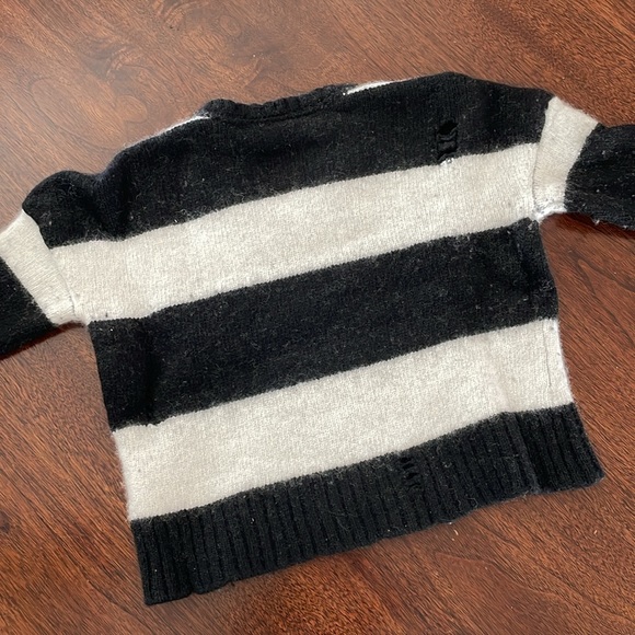 Nununu Wool sweater Black & White Stripes Size 3-4T - Picture 5 of 6